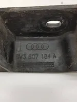 Audi A3 S3 8V Uchwyt / Mocowanie zderzaka przedniego 8V3807184A