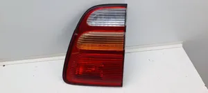 Toyota Land Cruiser (J100) Lampy tylnej klapy bagażnika 