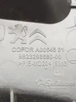 Peugeot 208 Uchwyt / Mocowanie zderzaka tylnego 9823298680