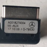 Mercedes-Benz R W251 iPod-pistoke A0018279004