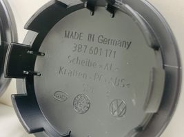 Volkswagen Jetta VI Original wheel cap 3B7601171