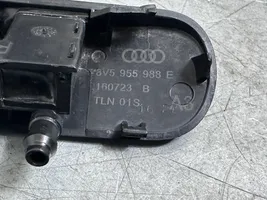 Audi A3 S3 8V Dysza spryskiwacza szyby przedniej / czołowej 8V5955988E