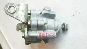 Mazda Xedos 9 Pompa del servosterzo T00132600D