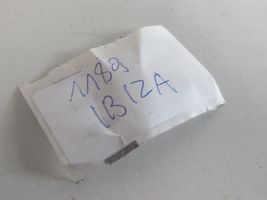 Seat Ibiza II (6k) Takaluukun/tavaratilan kahva 1M68275658