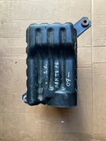 Hyundai Santa Fe Air filter box 