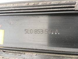 Skoda Yeti (5L) Listwa drzwi przednich 5L0853516A