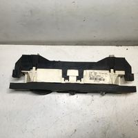 Audi A2 Gaisa kondicioniera / klimata kontroles / salona apsildes vadības bloks (salonā) 8Z0819045C