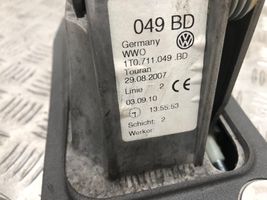 Volkswagen Touran II Vaihteenvalitsimen verhoilu 1K0711061B