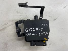 Volkswagen Golf V Central locking vacuum pump 1K0906279