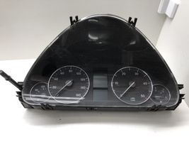 Mercedes-Benz C AMG W203 Speedometer (instrument cluster) A2035400848