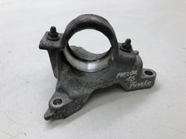 Mazda 3 III Staffa del cuscinetto di supporto dell’albero di trasmissione 