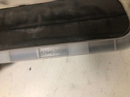 Toyota Avensis T270 Quarter panel pressure vent 