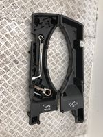 Mazda CX-7 Kit d’outils EG21688E0