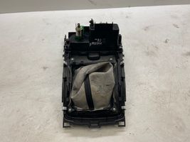 Mazda 6 Vaihteenvalitsimen kehys verhoilu muovia GS1D64626