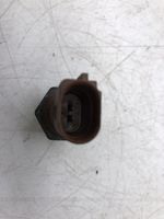 Volkswagen PASSAT B8 Oil pressure sensor 04L919081B