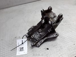 Citroen C5 Ohjaustehostimen pumpun kannake 9643834880