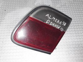 Nissan Almera Lampy tylnej klapy bagażnika 