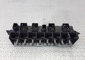 Audi A8 S8 D2 4D Module de fusibles 4A0941822