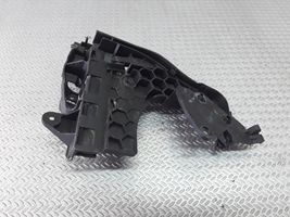 Volvo V50 Staffa angolare del supporto di montaggio del paraurti 30699111