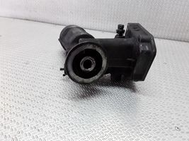 Seat Alhambra (Mk1) Supporto di montaggio del filtro dell’olio 038115389C