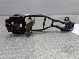 Volkswagen Touareg I Support poignée extérieur de porte avant 7L0837885D