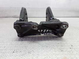 Hyundai Tucson LM Gearbox mounting bracket 