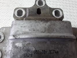 Volkswagen PASSAT B6 Supporto della scatola del cambio 3C0199555R