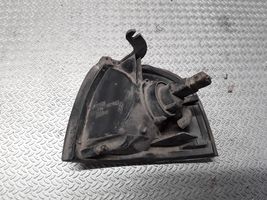 Nissan Sunny Indicatore di direzione anteriore 6R010301