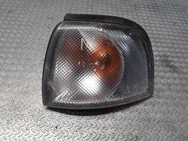 Nissan Sunny Indicatore di direzione anteriore 6R010301