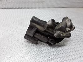 Audi A4 S4 B5 8D Supporto di montaggio del filtro dell’olio 050115417