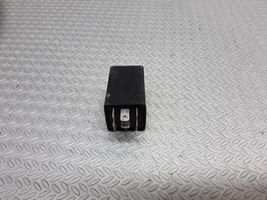 Volkswagen PASSAT B5 Alarm relay 113890610100