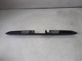 Mercedes-Benz E W210 Rivestimento portellone 2107400040