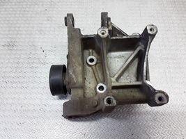 Land Rover Freelander Support de générateur / alternateur YLU102490