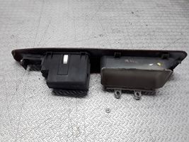 Audi A8 S8 D2 4D Moldura del asa de la puerta traser 4D0959516