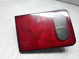 Audi A8 S8 D2 4D Lampy tylnej klapy bagażnika 4D0945093