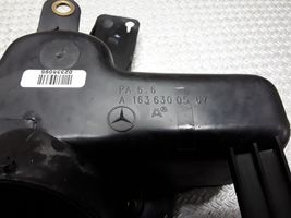 Mercedes-Benz ML W163 Sportello del serbatoio del carburante 1636300567