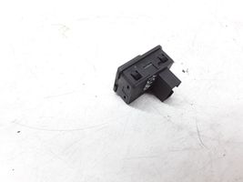 Toyota Avensis T220 Wing mirror switch 