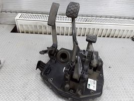 Mercedes-Benz Vaneo W414 Conjunto de pedal A1682902601