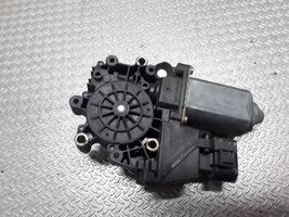 Audi A4 S4 B5 8D Etuoven ikkunan nostomoottori 8D0959802D