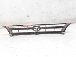 Toyota Corolla E110 Griglia superiore del radiatore paraurti anteriore 531011A030