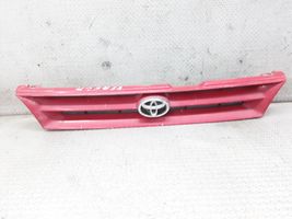 Toyota Corolla E110 Griglia superiore del radiatore paraurti anteriore 531011A030