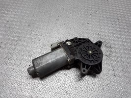 Citroen Berlingo Moteur de lève-vitre de porte avant 0130821915