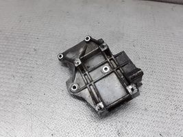 Audi A4 S4 B5 8D Staffa di montaggio del compressore dell’A/C 058260885