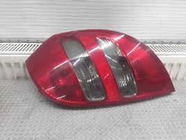 Mercedes-Benz A W169 Luz trasera/de freno A1698201064R