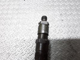 Volkswagen Polo II 86C 2F Injecteur de carburant 031130201A