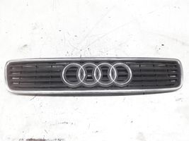 Audi A4 S4 B5 8D Etupuskurin ylempi jäähdytinsäleikkö 8D0853651J