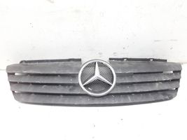 Mercedes-Benz Vaneo W414 Etupuskurin ylempi jäähdytinsäleikkö A4148800085