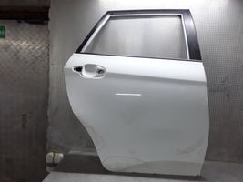 Toyota Verso-S Задняя дверь 