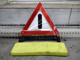 Opel Astra G Emergency warning sign K23641