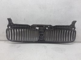 BMW 7 E65 E66 Grille calandre supérieure de pare-chocs avant 